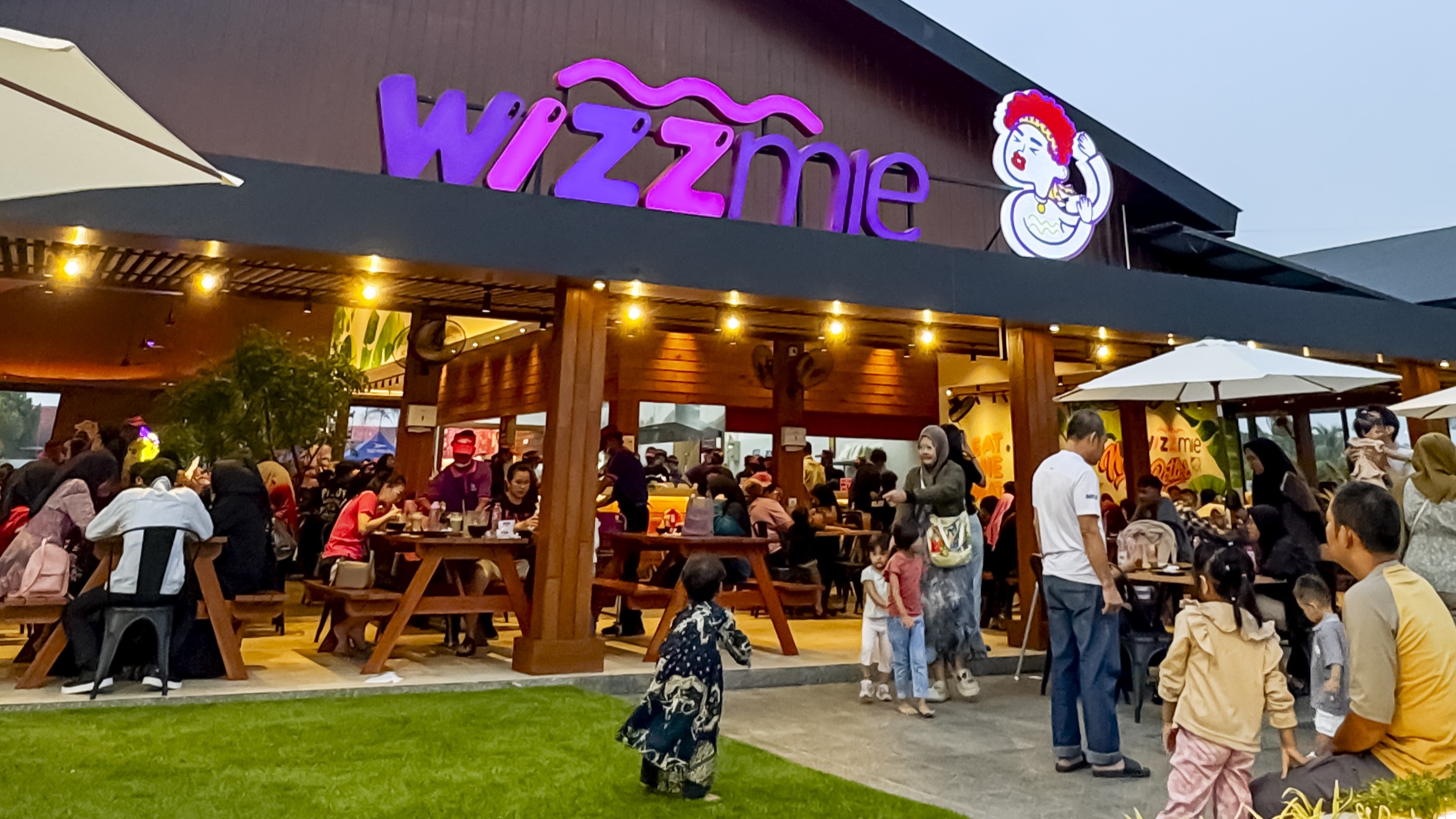 Pengunjung Wizzmie Sukabumi